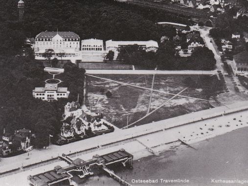 Historisches Foto, Luftaufnahme der Kurhausanlagen in Travemünde