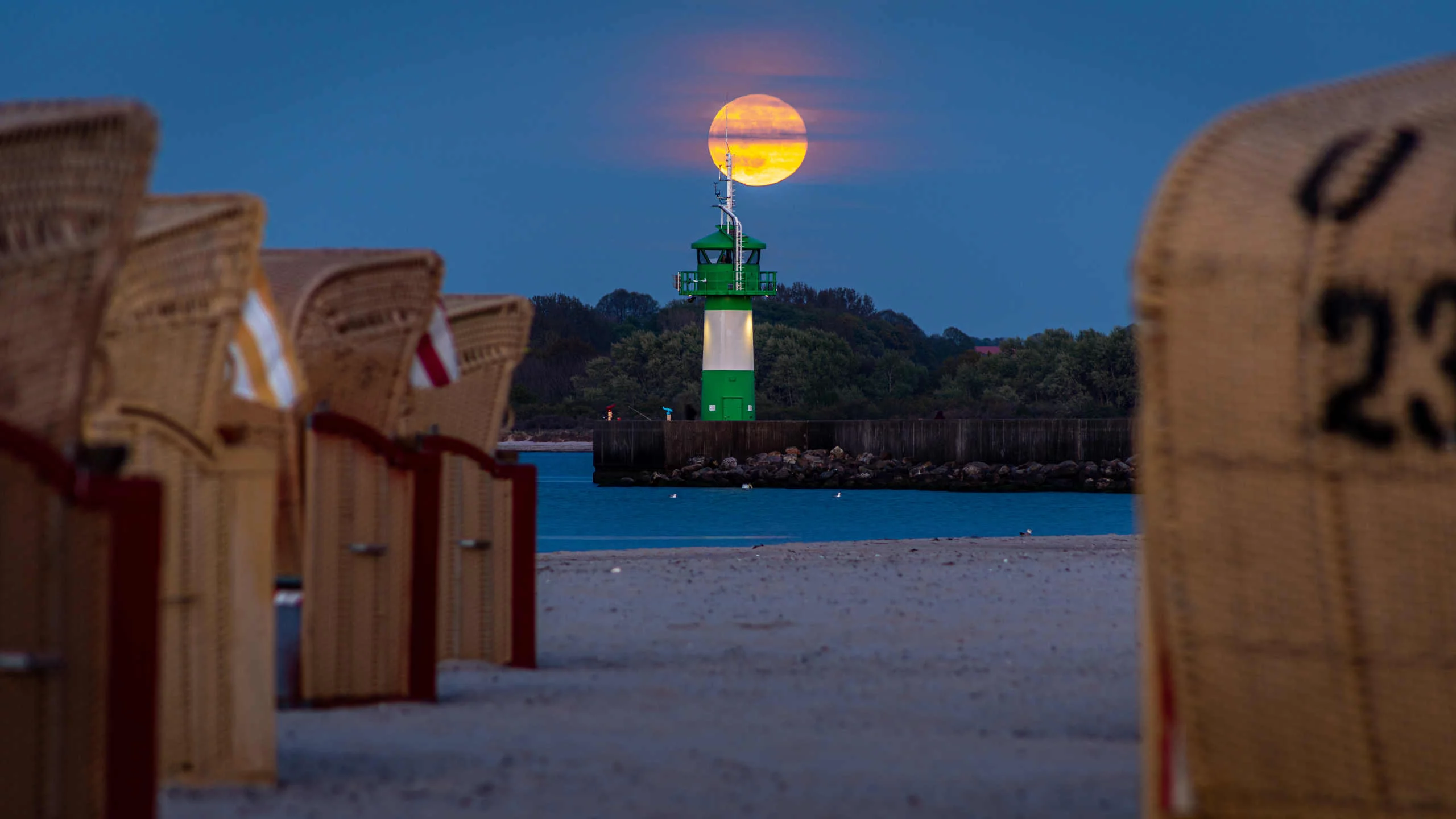 Nordermole bei Vollmond
